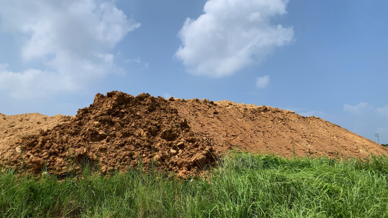 土の山